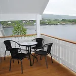 Furoy And Boating *